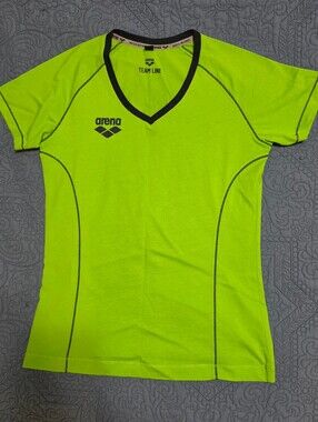 Arena Team Line Women Lime Green Short Sleeve V-Neck T-Shirt XS 100% Cotton 1D33